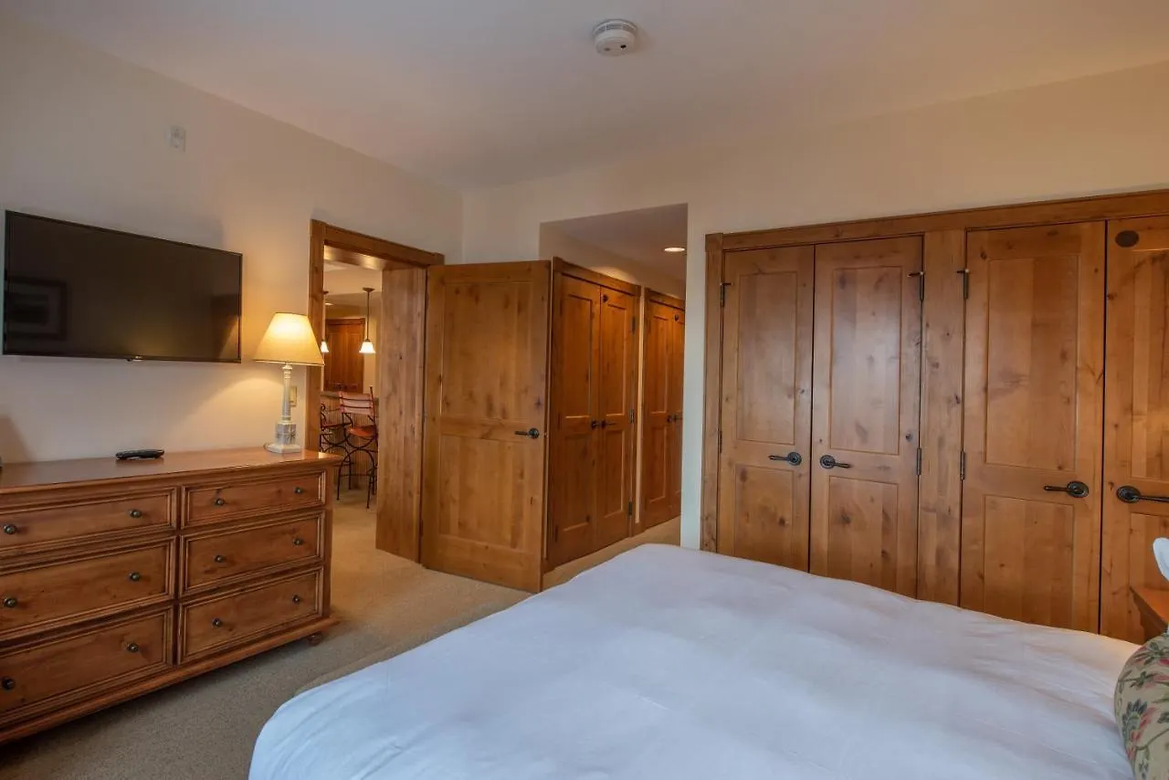 Floor 2 Bedroom In Mountaineer Square- Slopeside Apartment