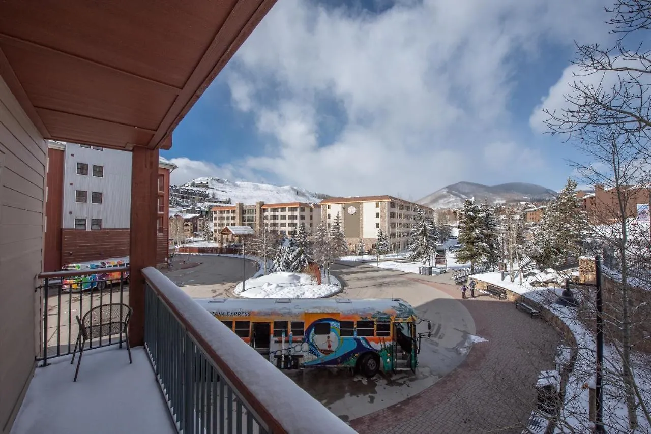 Wheelchair Accessible 2-bedroom - Slopeside