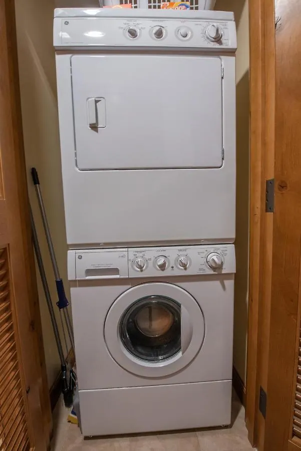 Updated 1 Bedroom In Mountaineer Square Apartment