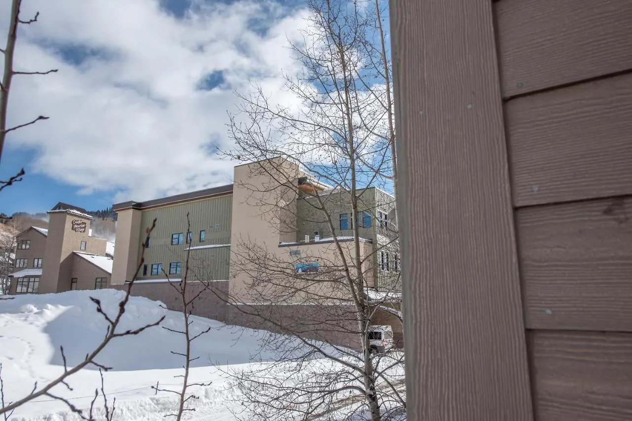 Wheelchair Accessible 2-bedroom - Slopeside *