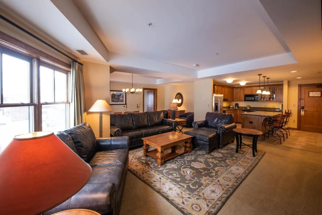 Apartment Spacious 3 Bedroom With 4 Beds And Sleeper Sofa