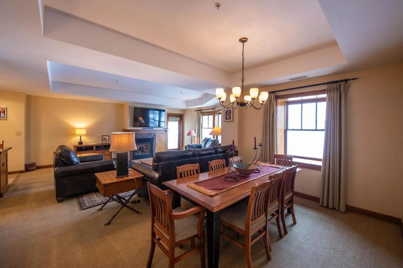 Apartment Spacious 3 Bedroom With 4 Beds And Sleeper Sofa