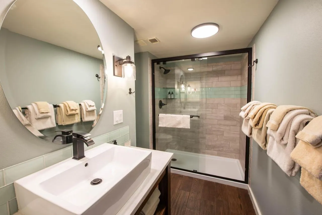 Amazing 2 Bedroom With Balcony And Views