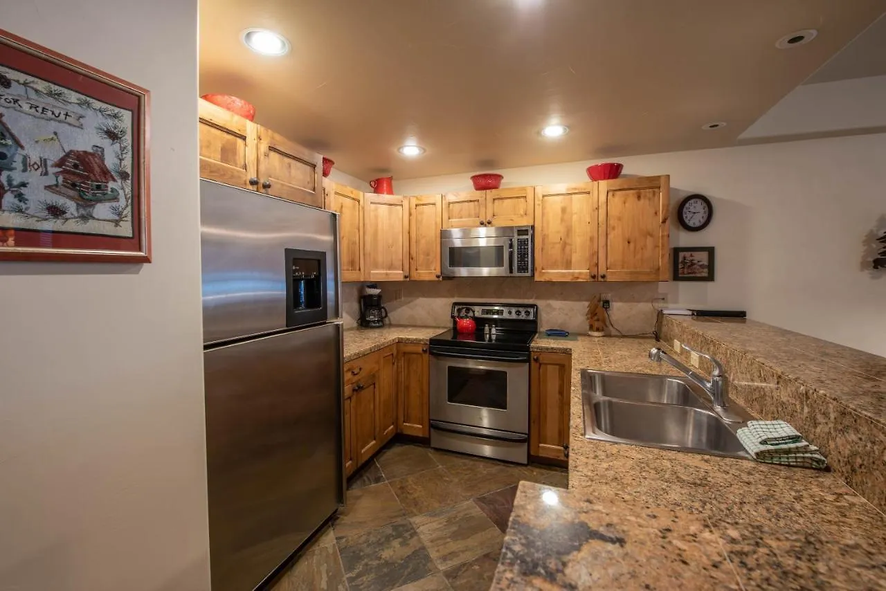 3 Br- Sleeps 8 With Jetted Tub - No Cf Apartment