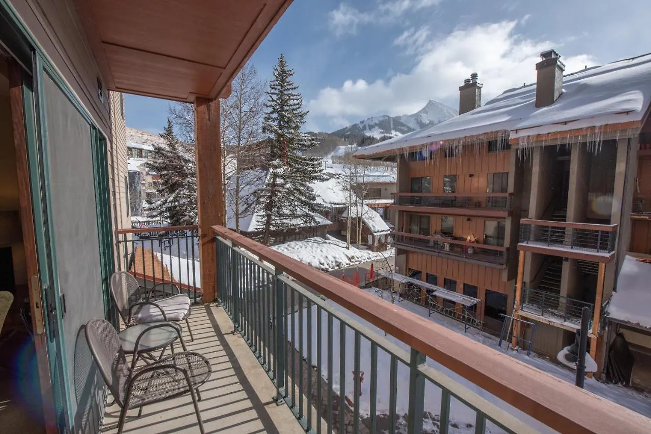 Kid-friendly 2 Bedroom 3 Bathroom - Slopeside *