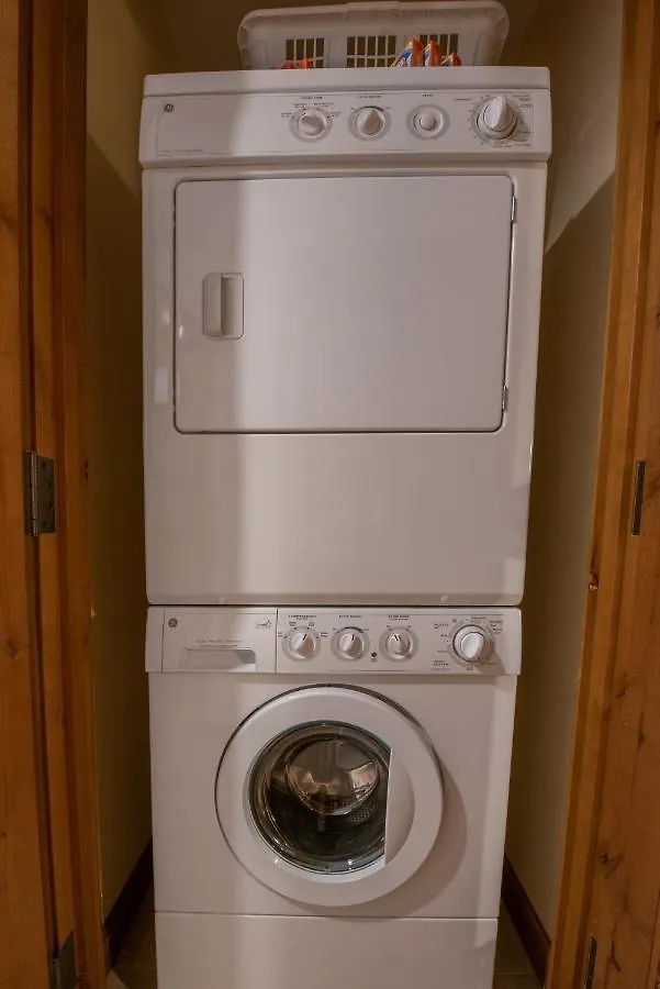 Kid-friendly 2 Bedroom 3 Bathroom - Slopeside Apartment