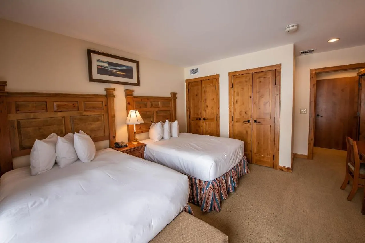 Spacious 3 Bedroom With 4 Beds And Sleeper Sofa *