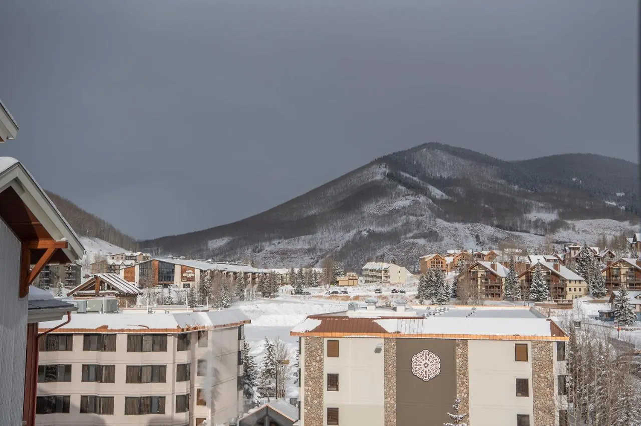 Apartment Large 3 Bedroom 4 Bathroom In Mountaineer Square *
