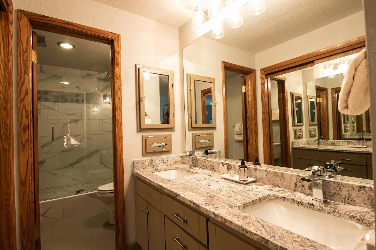 Mountain Views From Plaza - Sleeps 6 Crested Butte