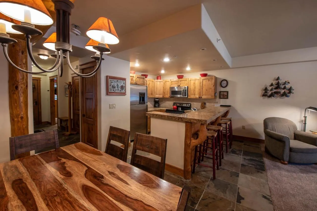 3 Br- Sleeps 8 With Jetted Tub - No Cf *
