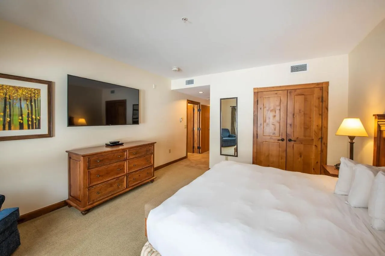 Spacious 3 Bedroom With 4 Beds And Sleeper Sofa