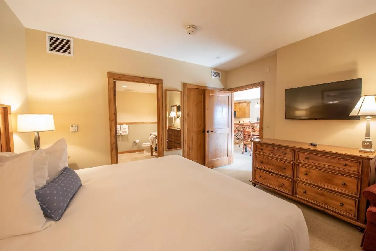 Kid-friendly 2 Bedroom 3 Bathroom - Slopeside Apartment *