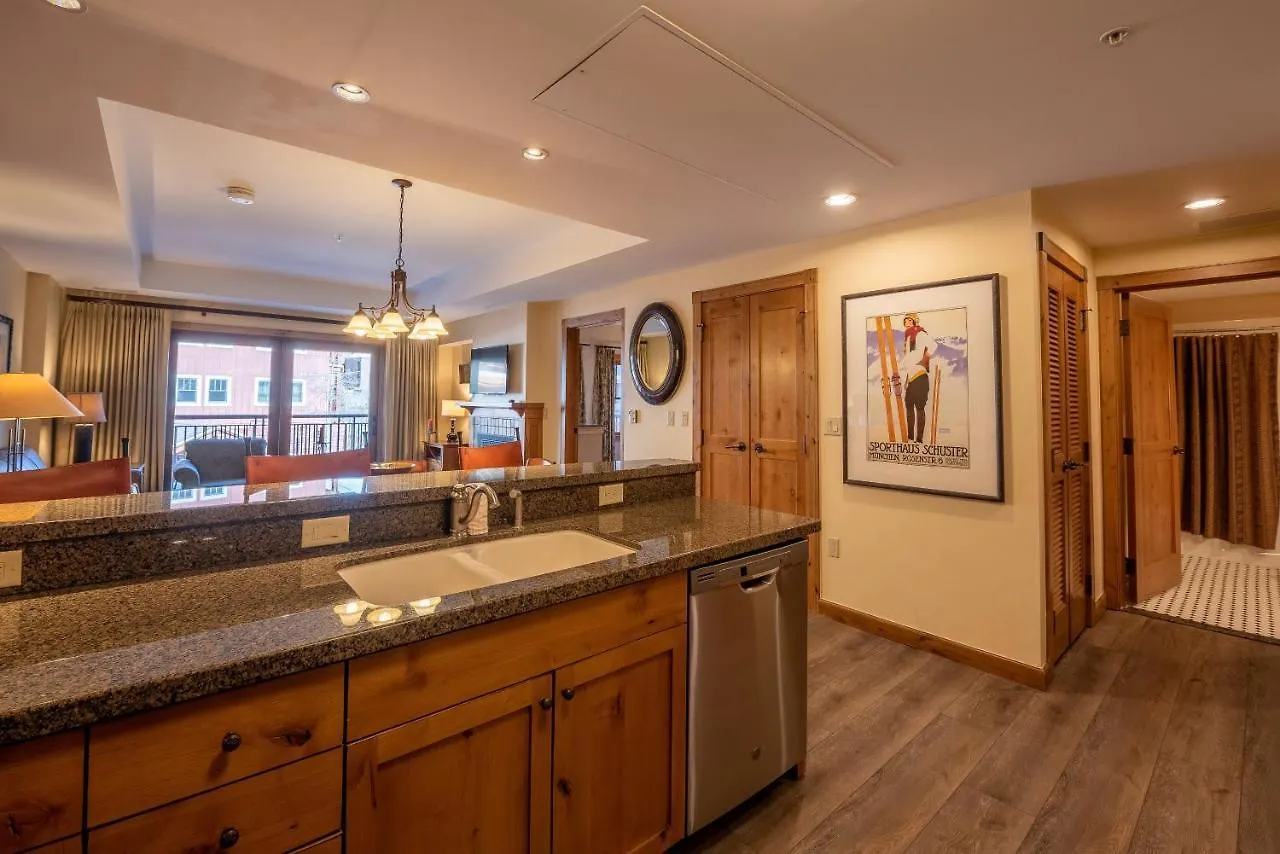 Two Bedroom With A Balcony In Mountaineer Square Apartment *