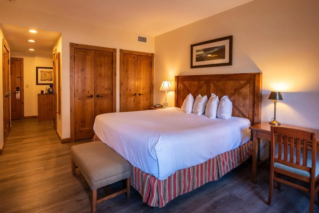 Two Bedroom With A Balcony In Mountaineer Square Apartment Crested Butte
