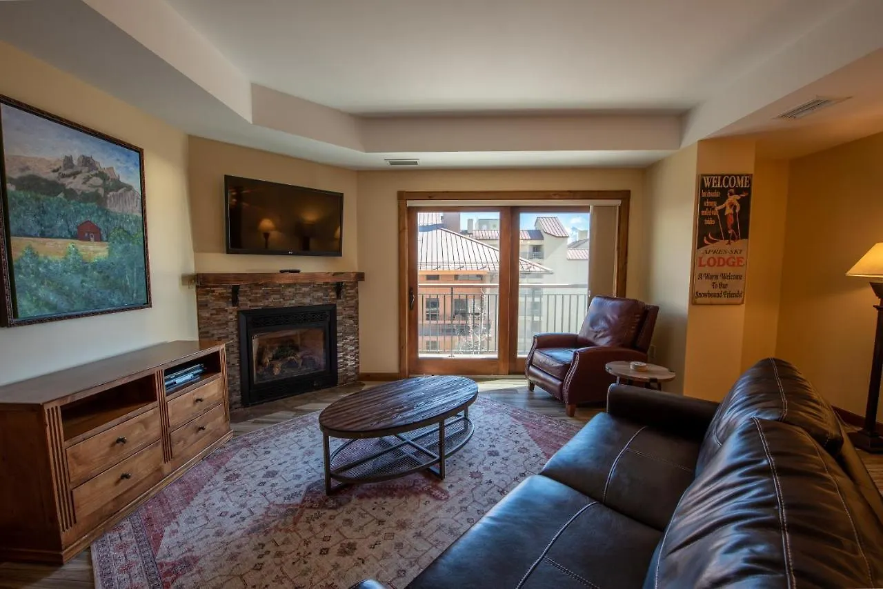 Apartment Beautifully Renovated Two Bedroom With A Balcony In Mountaineer Square