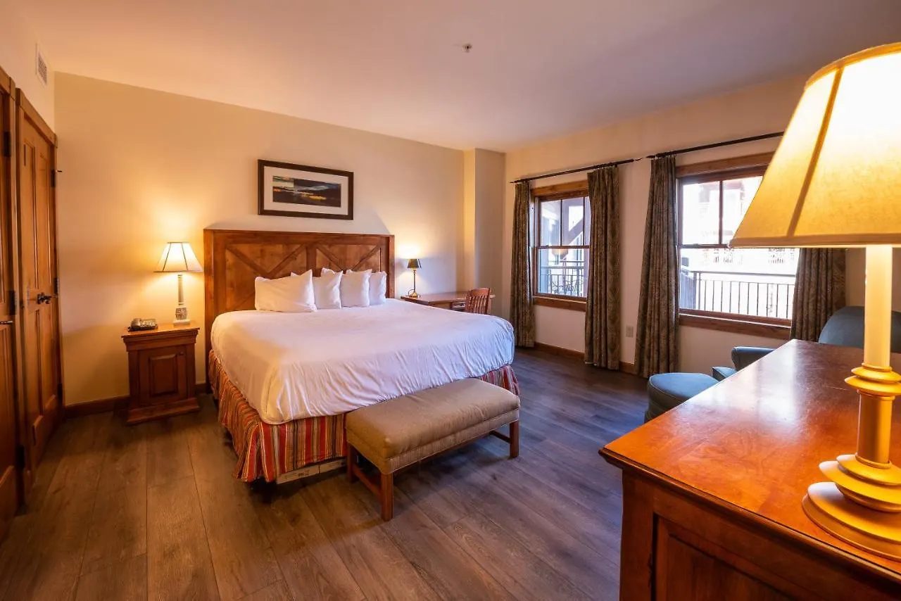 Two Bedroom With A Balcony In Mountaineer Square