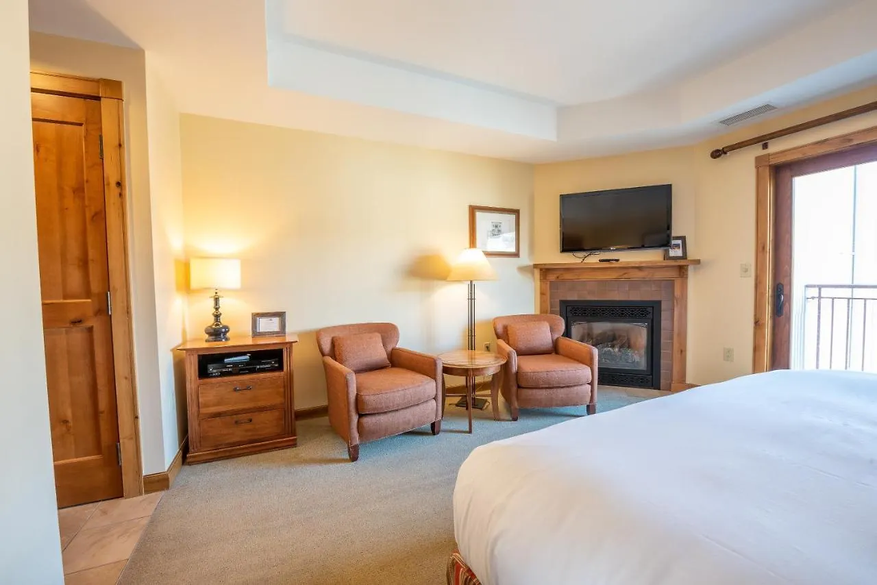 Comfortable Efficiency Unit With Balcony Over Mountaineer Square Crested Butte