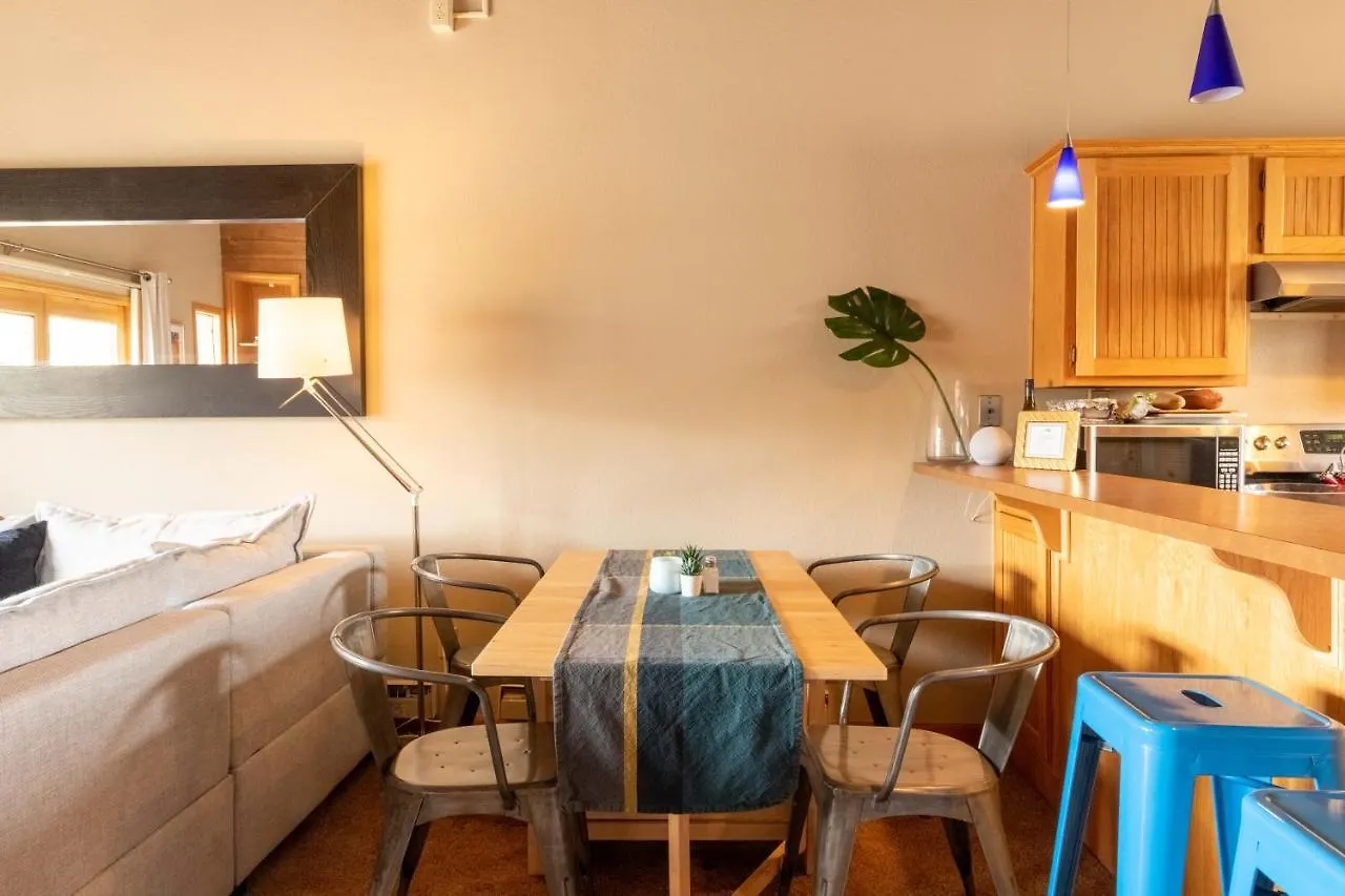 In, Walk Out! The Perfect Mountain Retreat! Holiday home *