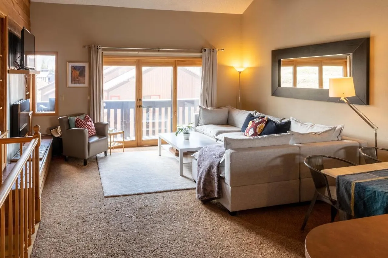 In, Walk Out! The Perfect Mountain Retreat! Holiday home