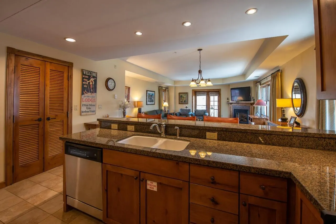 Two Bedroom With Balcony Over Mountaineer Square - Just Steps From The Slopes! Crested Butte