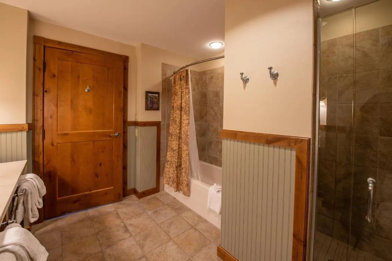 Apartment Two Bedroom With Balcony Over Mountaineer Square - Just Steps From The Slopes!