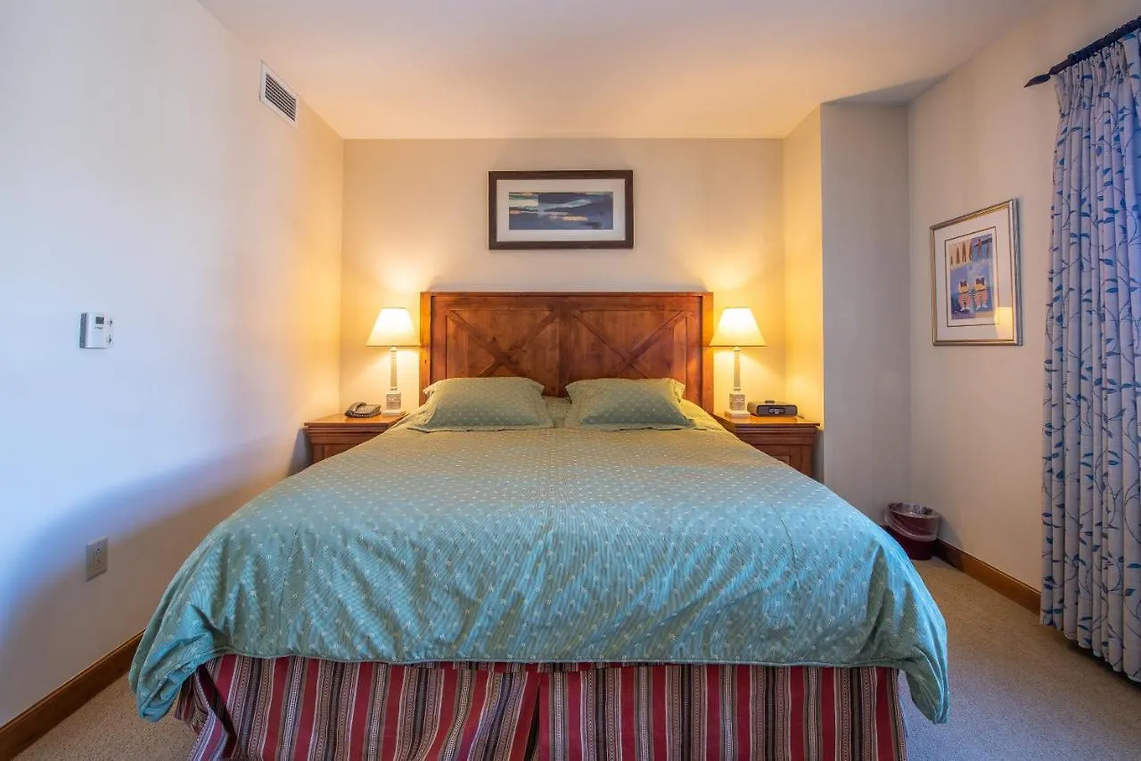 Two Bedroom With Balcony Over Mountaineer Square - Just Steps From The Slopes! * Crested Butte
