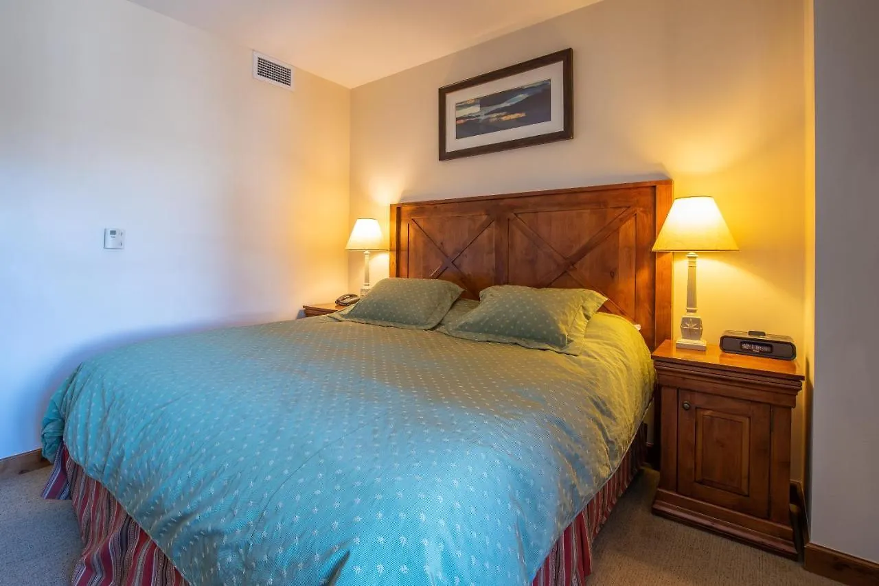 Two Bedroom With Balcony Over Mountaineer Square - Just Steps From The Slopes! Crested Butte