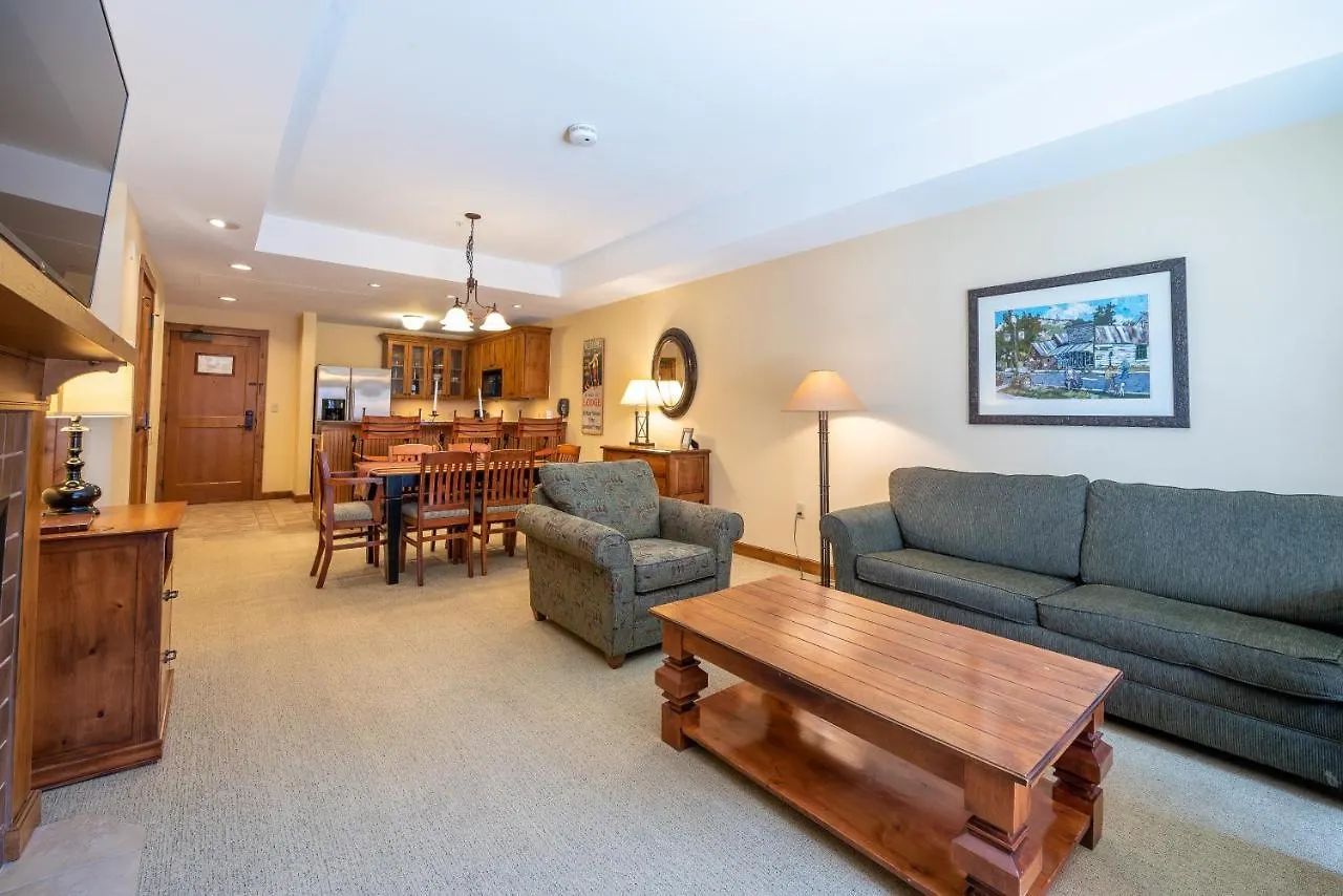 One Bedroom With Large Balcony Over Mountaineer Square Crested Butte