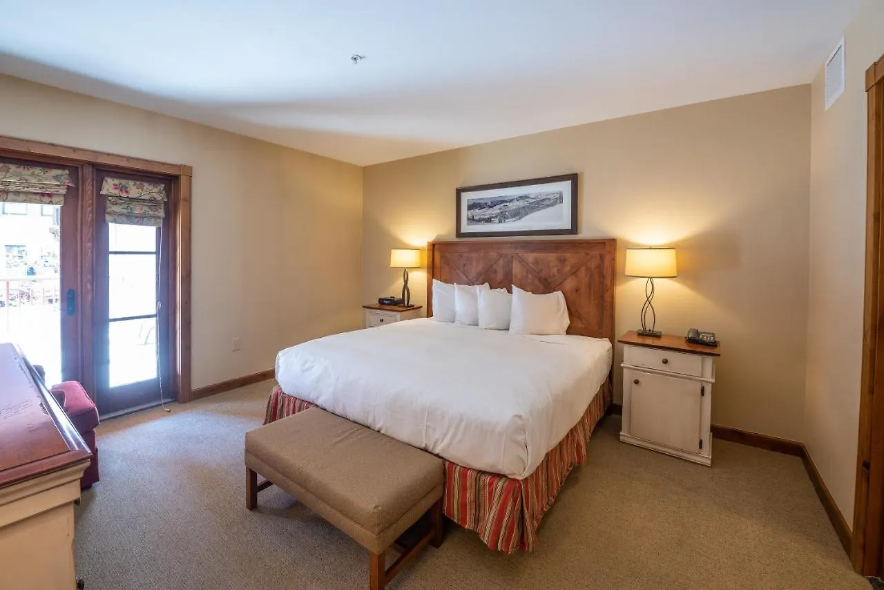 Apartment One Bedroom With Large Balcony Over Mountaineer Square