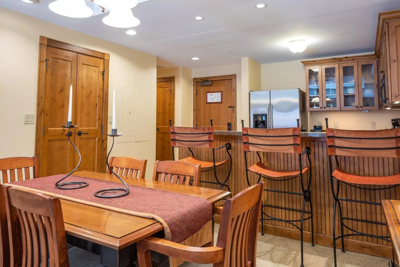 One Bedroom With Large Balcony Over Mountaineer Square *