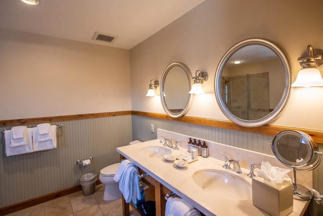 Apartment Spacious 3 Bedroom With Balcony In Mountaineer Square
