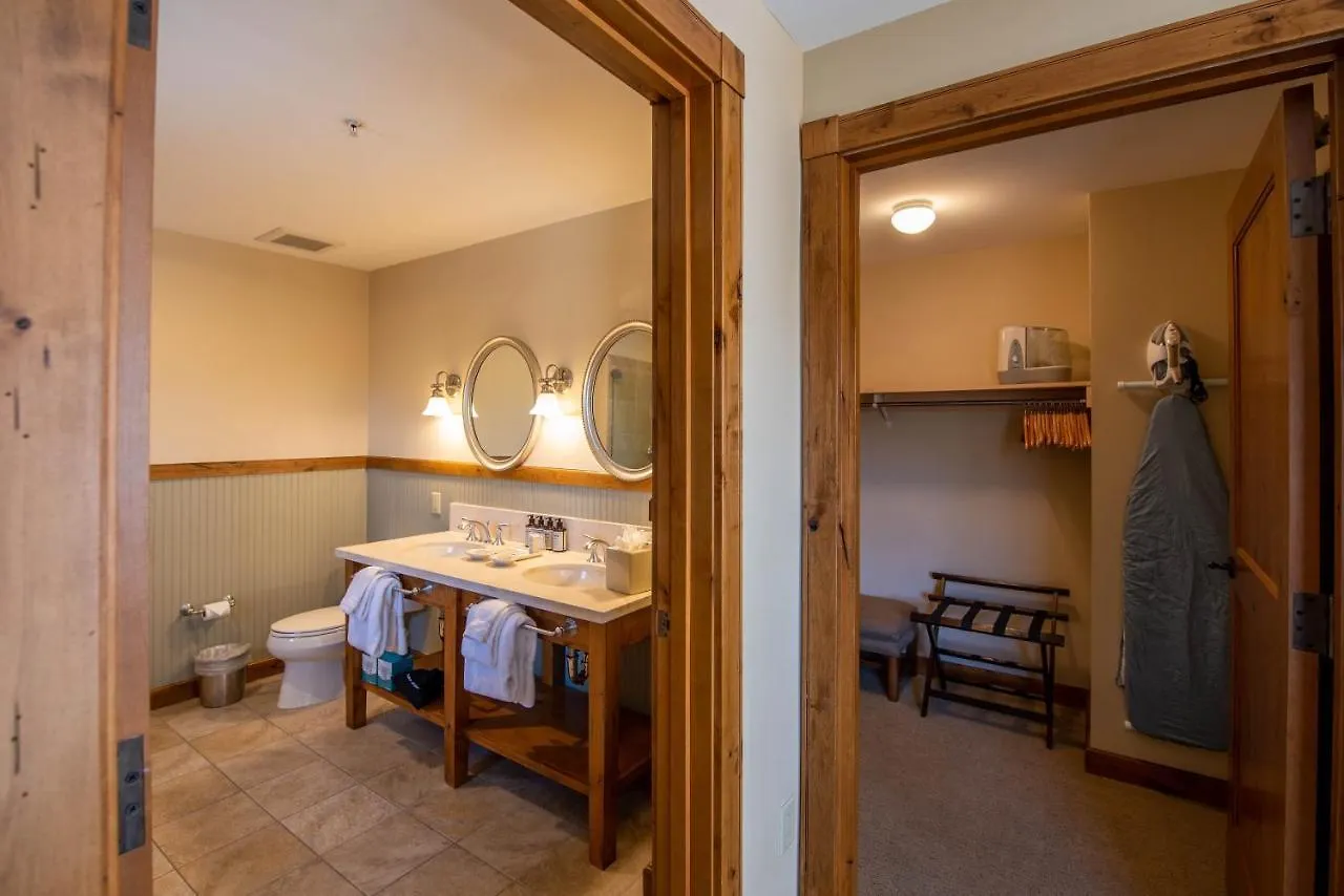 Spacious 3 Bedroom With Balcony In Mountaineer Square * Crested Butte