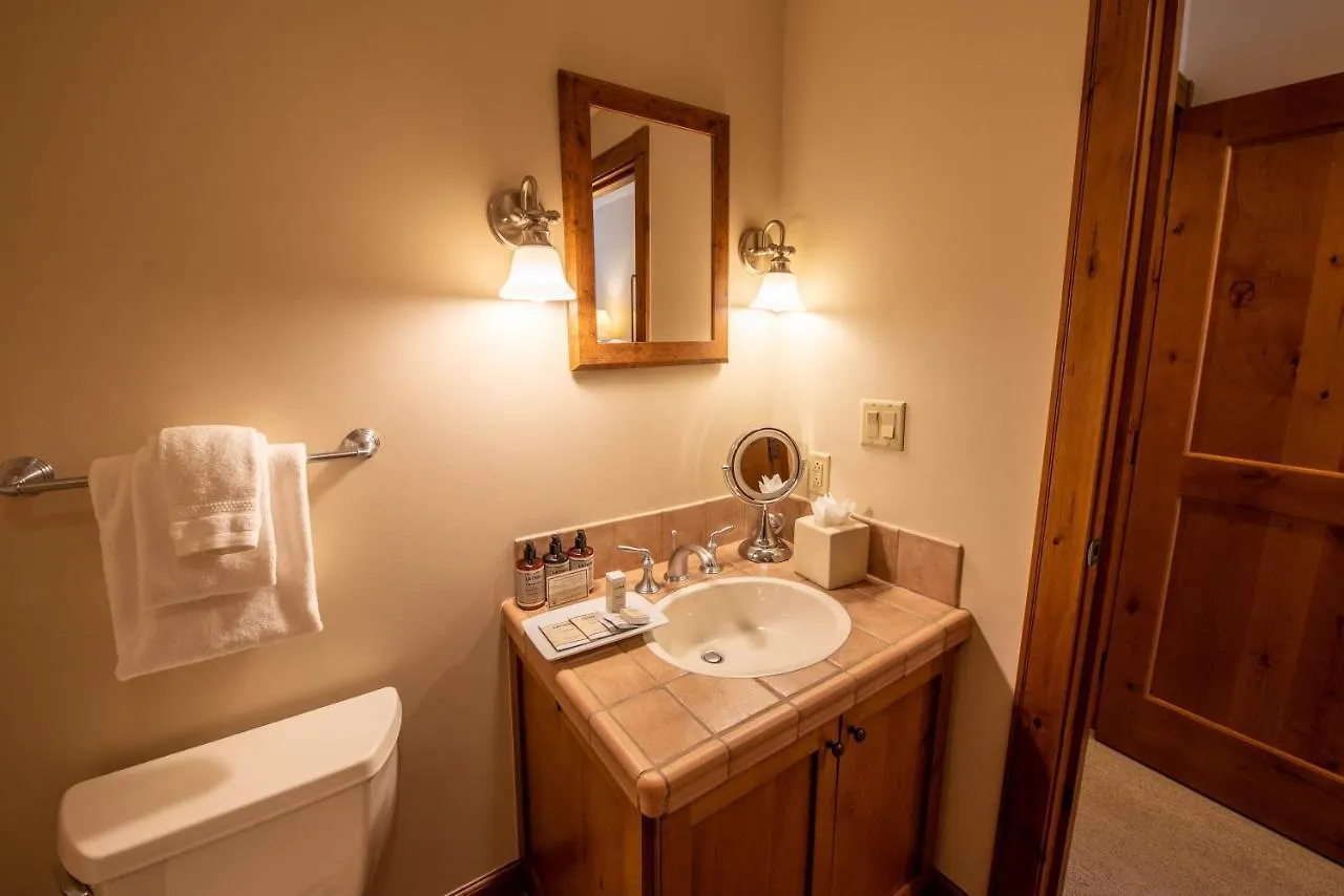 Spacious 3 Bedroom With Balcony In Mountaineer Square * Crested Butte