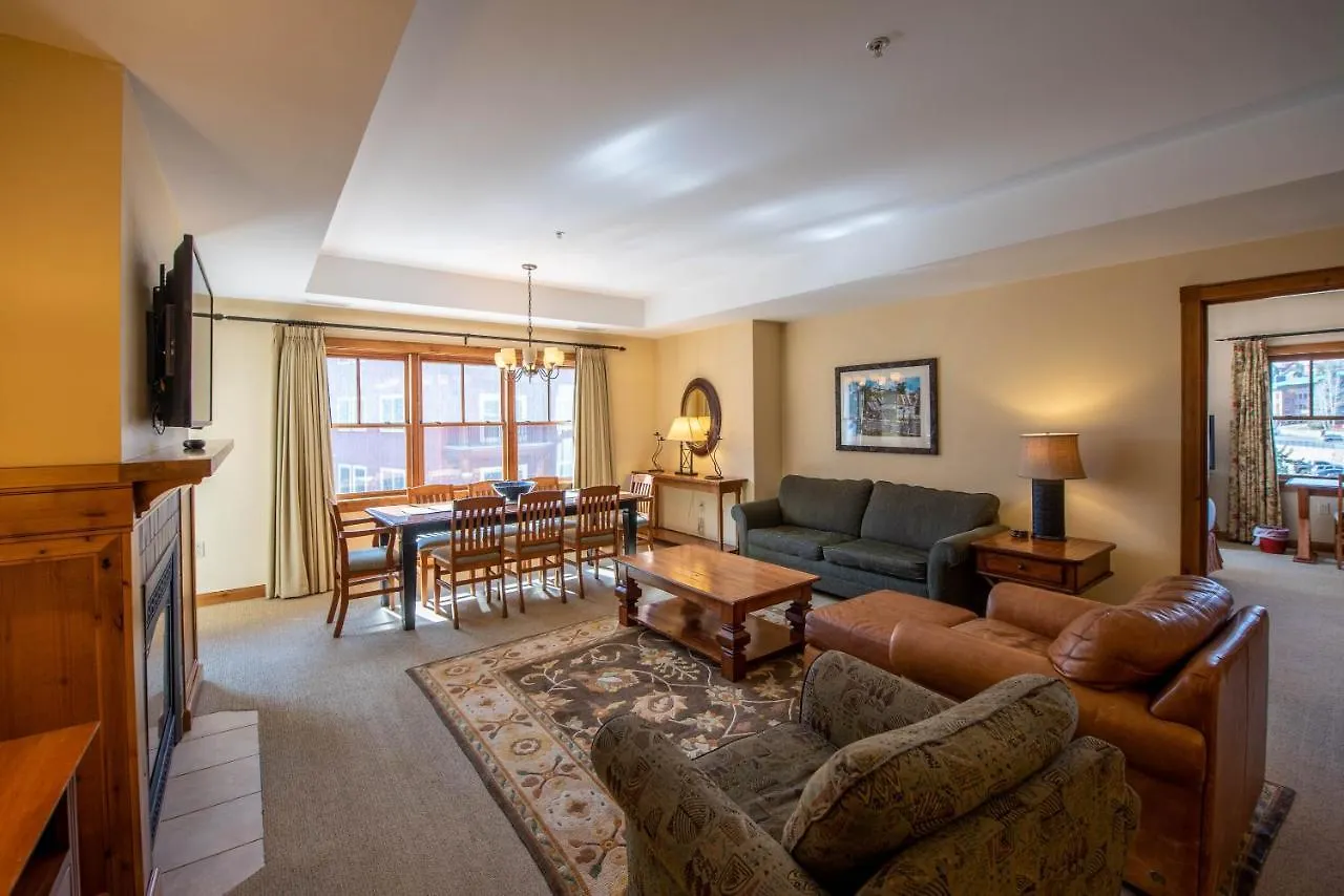 Spacious 3 Bedroom With Balcony In Mountaineer Square Apartment