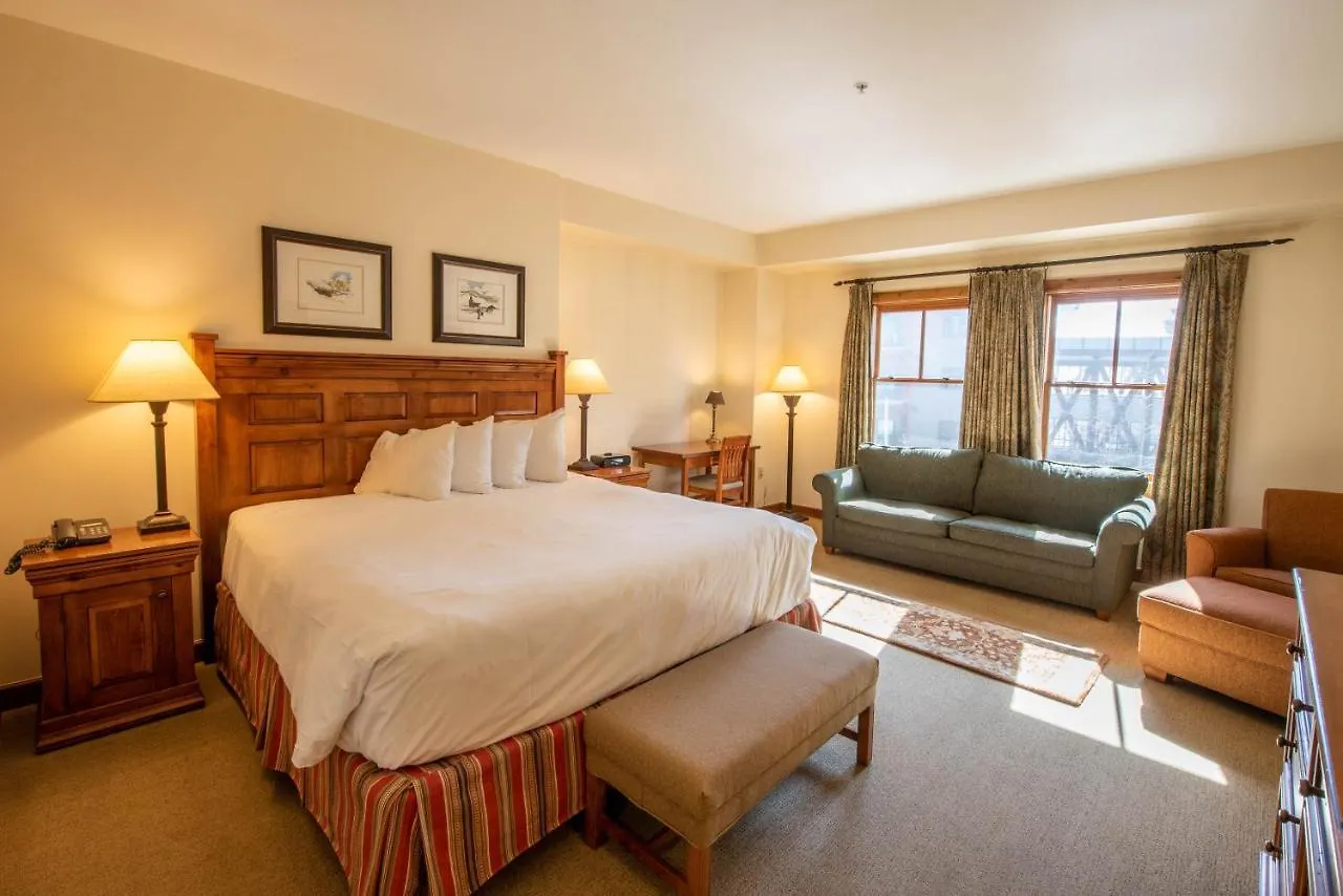 Apartment Spacious 3 Bedroom With Balcony In Mountaineer Square *