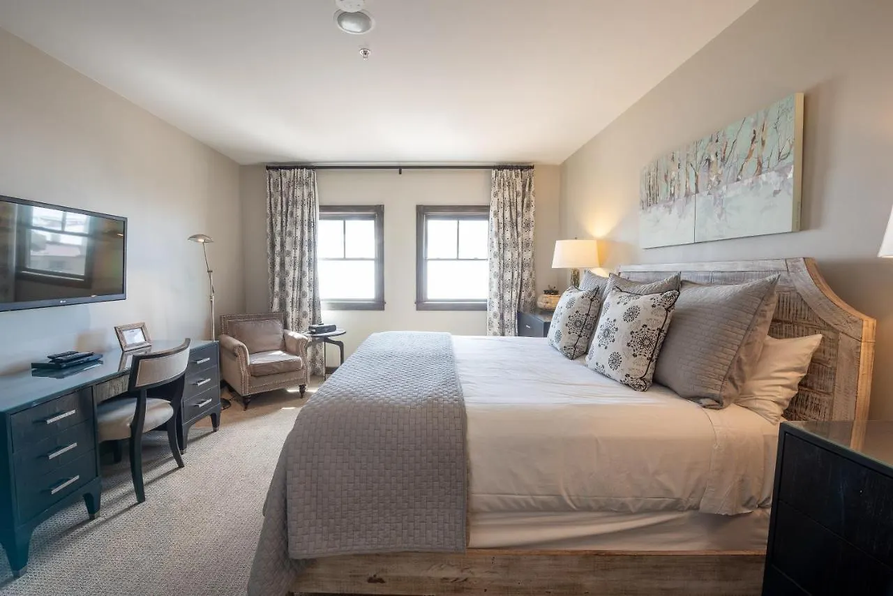 Apartment Three Bedroom Mountain Chic 6th Floor Penthouse With Amazing View