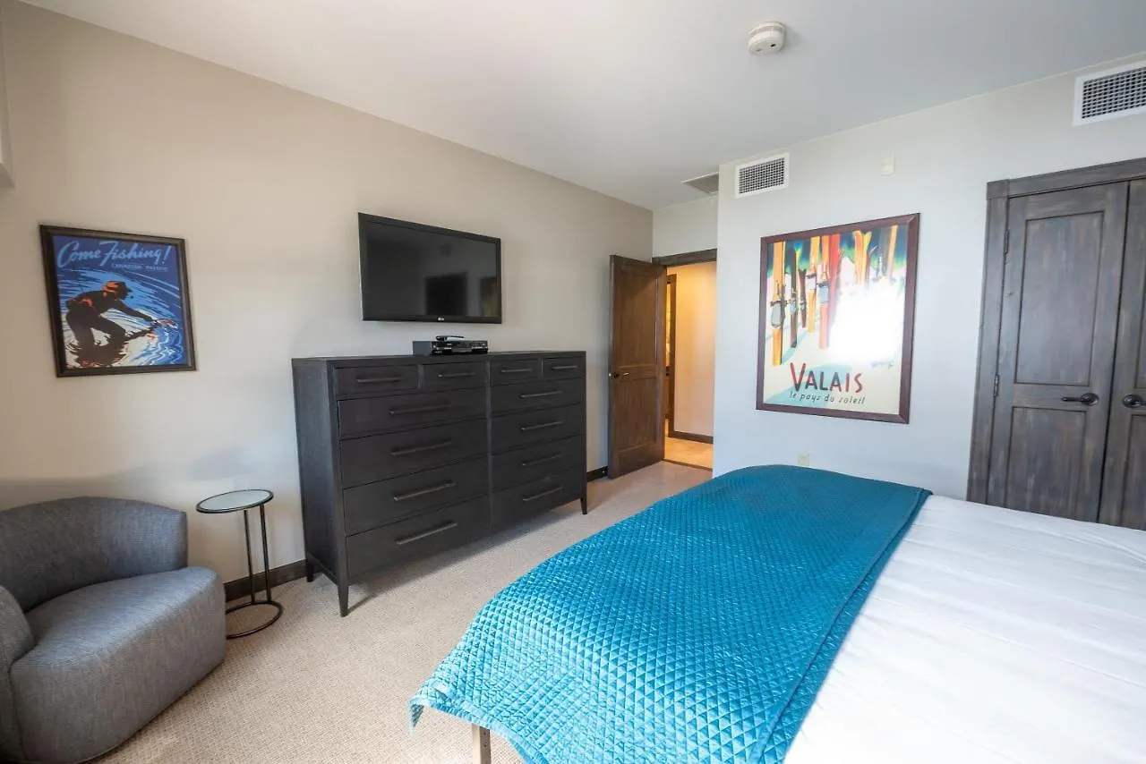 Three Bedroom Mountain Chic 6th Floor Penthouse With Amazing View