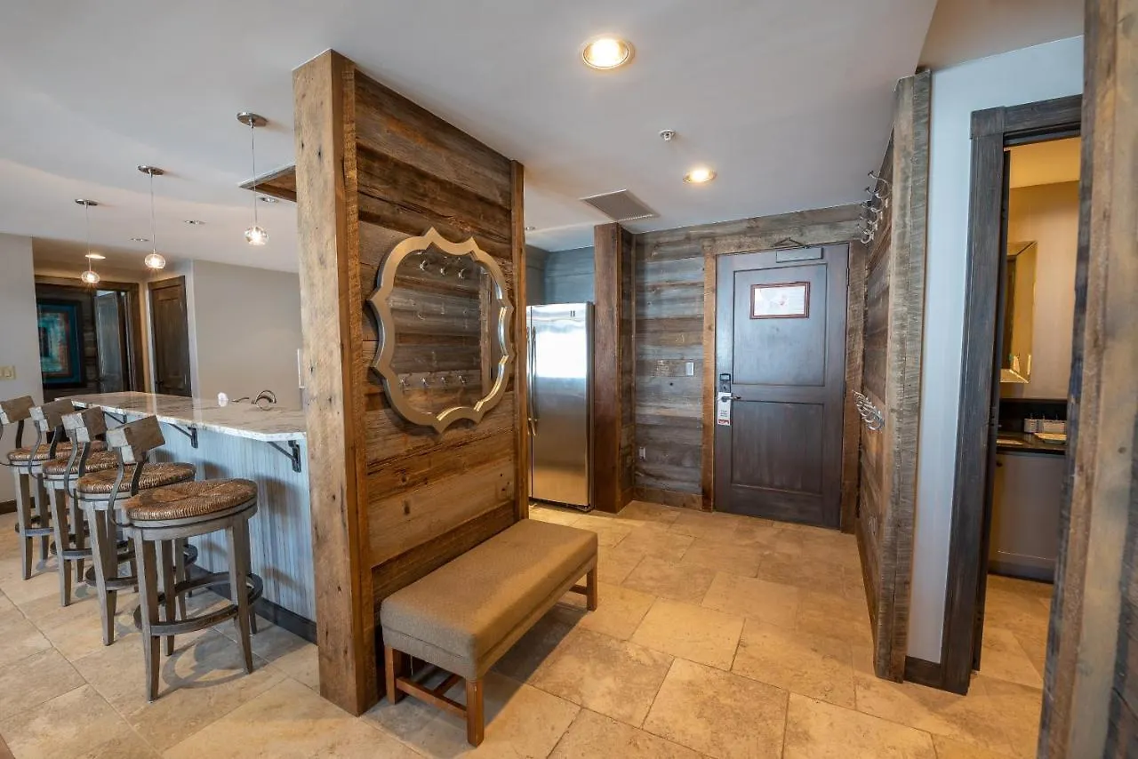 Three Bedroom Mountain Chic 6th Floor Penthouse With Amazing View