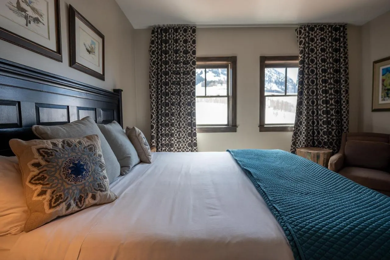 Three Bedroom Mountain Chic 6th Floor Penthouse With Amazing View Apartment
