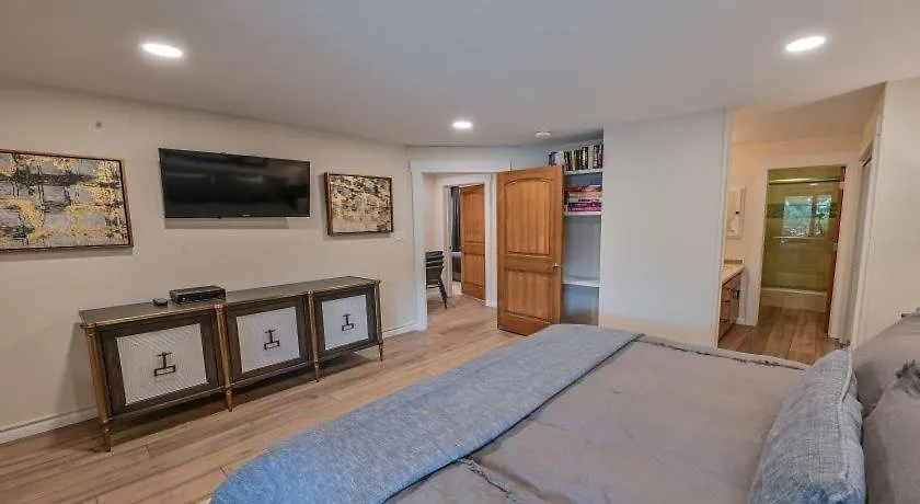 Apartment 2 Bedroom With Huge, Sectional Couch Crested Butte