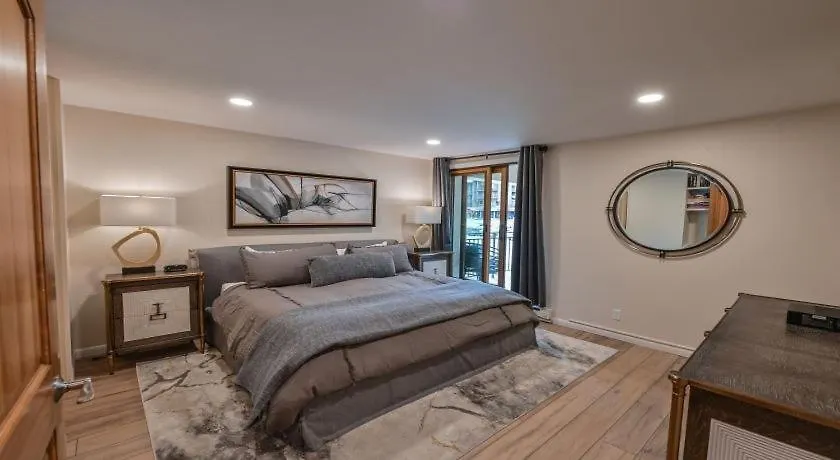 2 Bedroom With Huge, Sectional Couch Apartment *