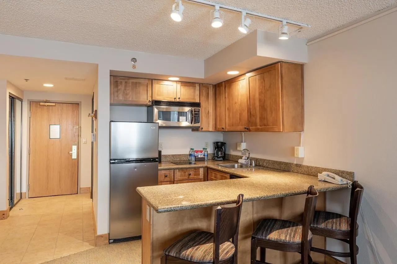 Grand 1-bedroom With 3 Queens & Close To Everything Apartment
