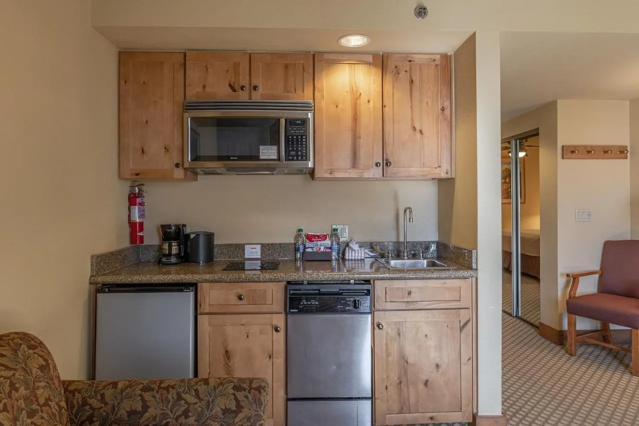 Grand In The Heart Of Mt Apartment