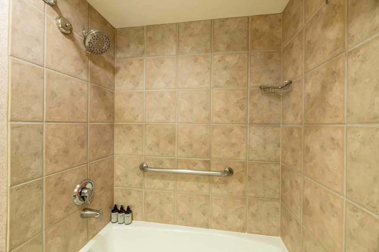 Apartment Grand In The Heart Of Mt Cb *