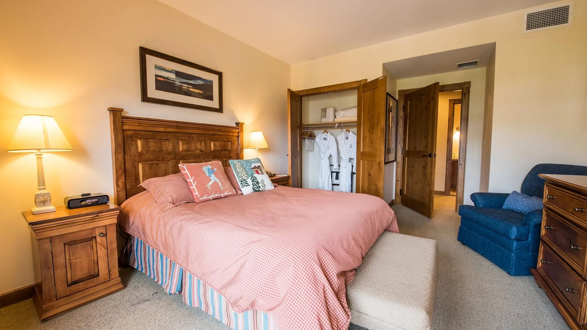 Resort The At Mountaineer Square 4*