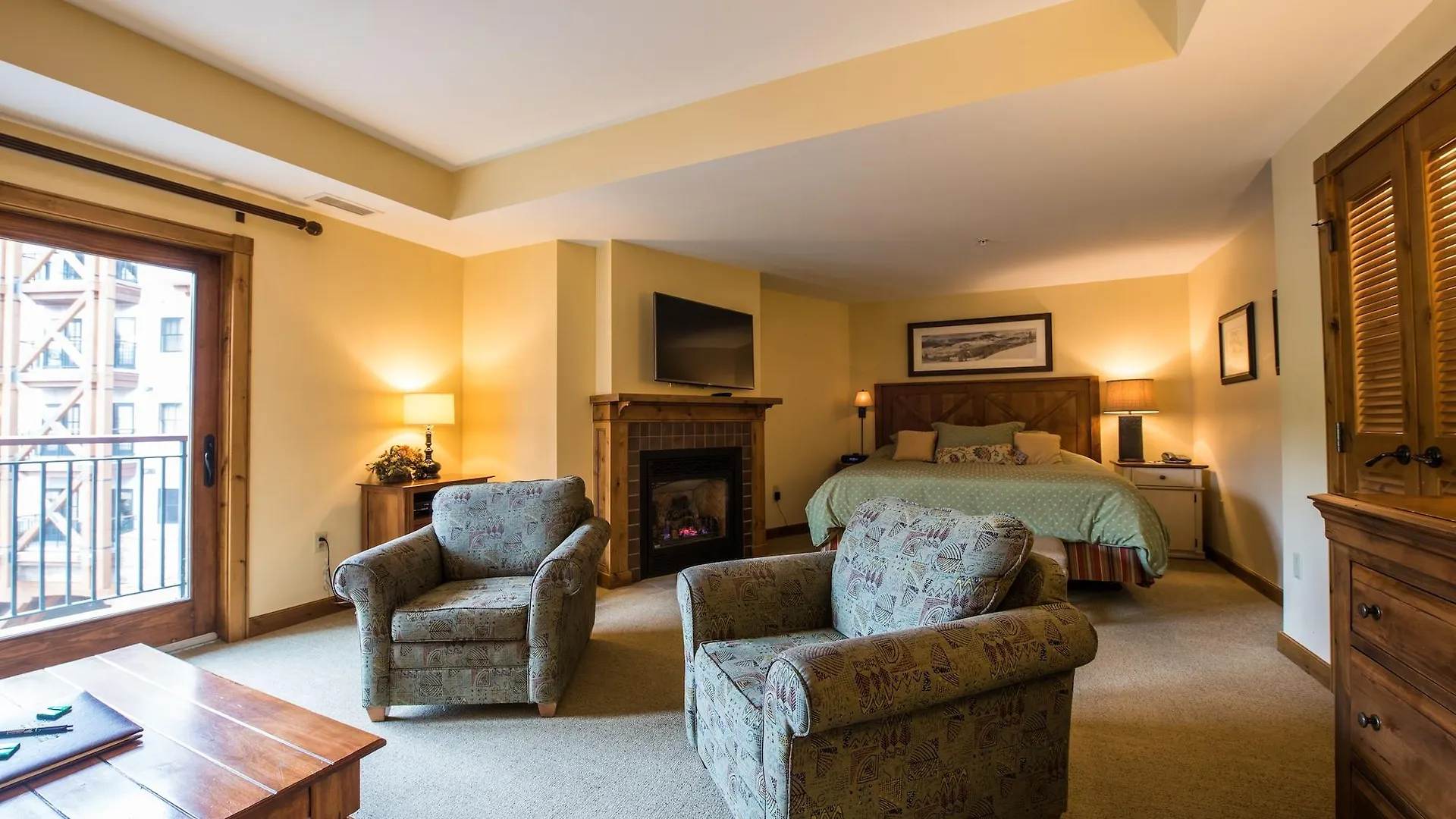 Resort The At Mountaineer Square