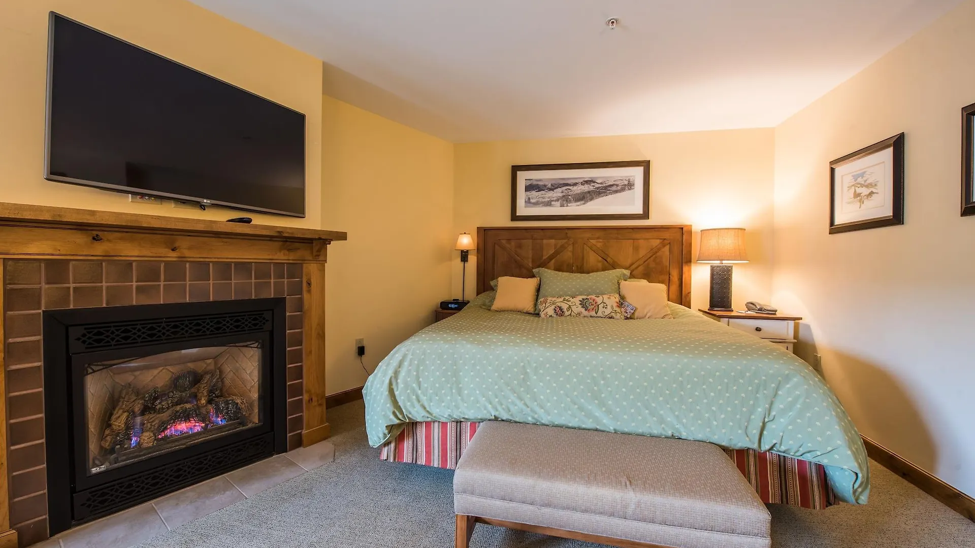The At Mountaineer Square Resort 4*
