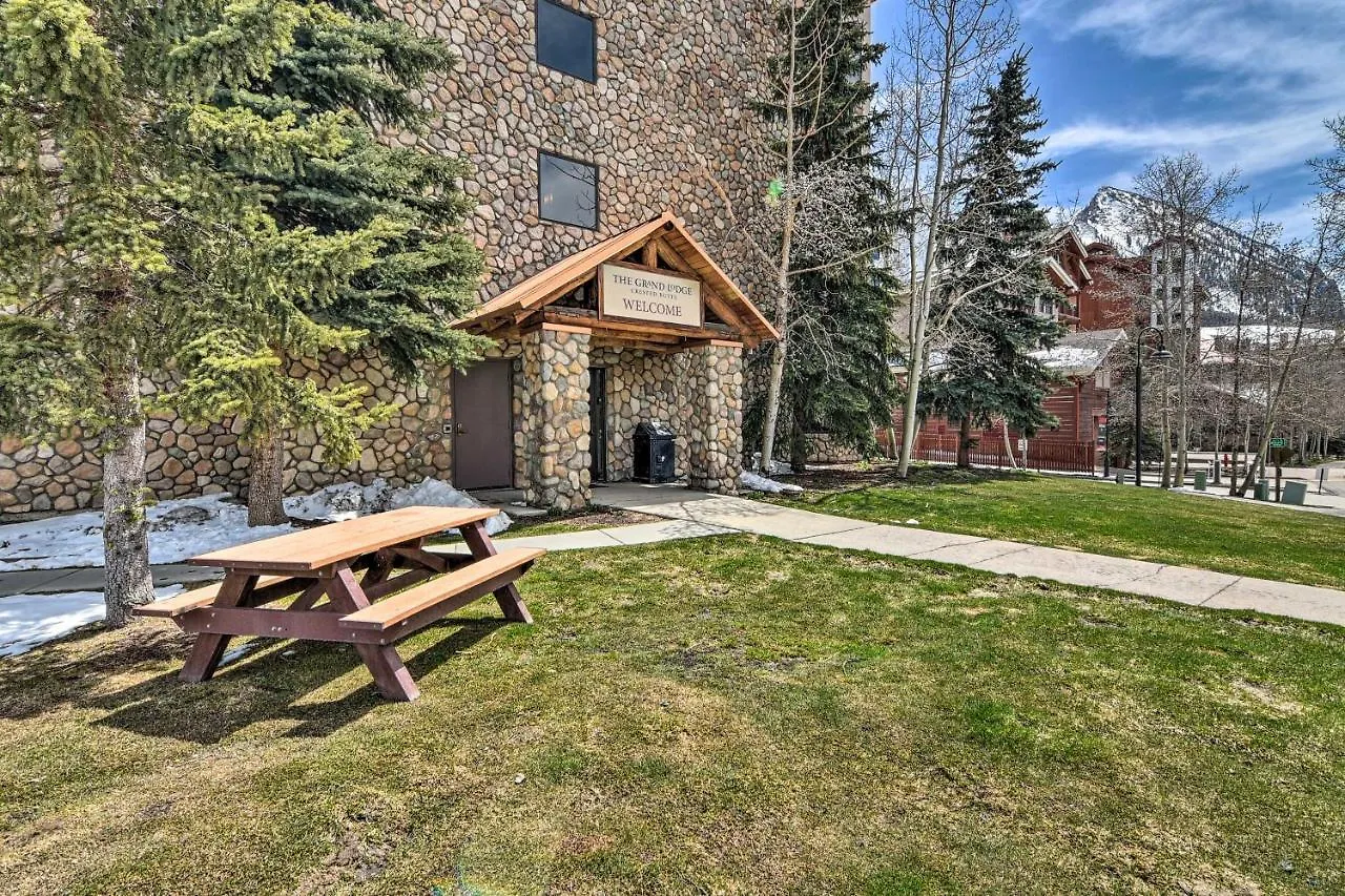 Cozy Colorado Near Slopes Apartment