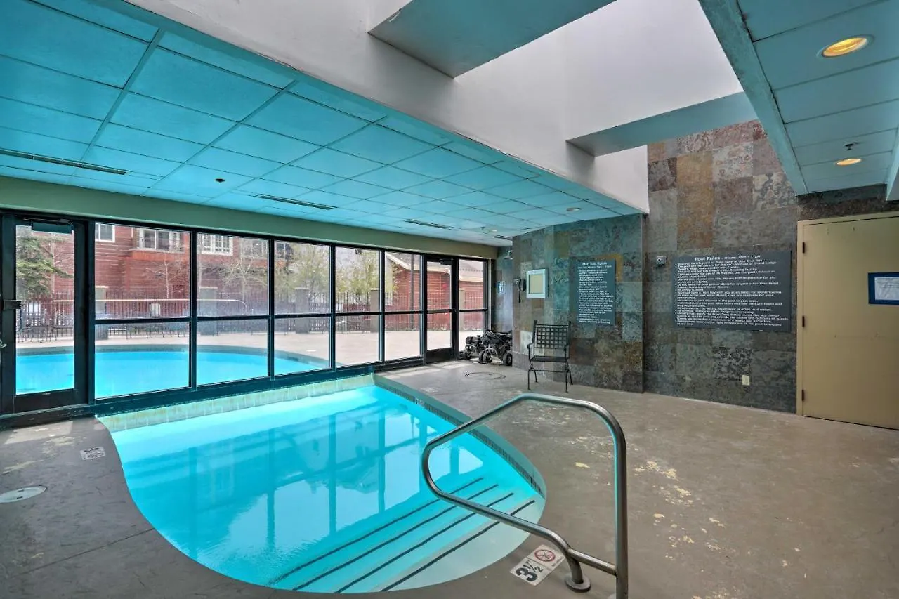 With Community Hot Tub And Pool! *