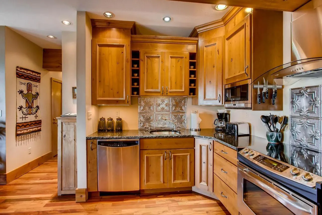 Apartment Unique & Modern 3 Bedroom 2ba Condo- Ski-in Ski-out